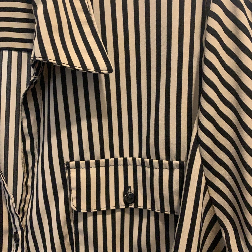 Ladies button down top - Picture 5 of 9